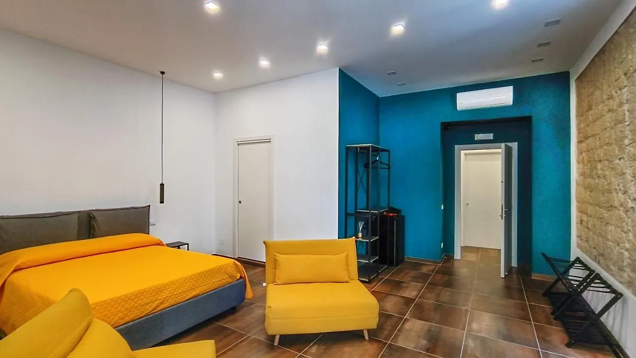 Casa Calu Castel Dell'Ovo Bed and Breakfast Napels